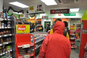 Queues in Spar, Crosspool, 1 December 2010