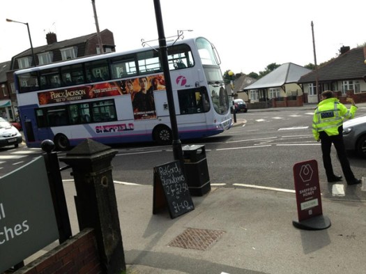 A broken down 51 bus blocked Sandygate Road this morning (photo: @Bamforths_xpool)